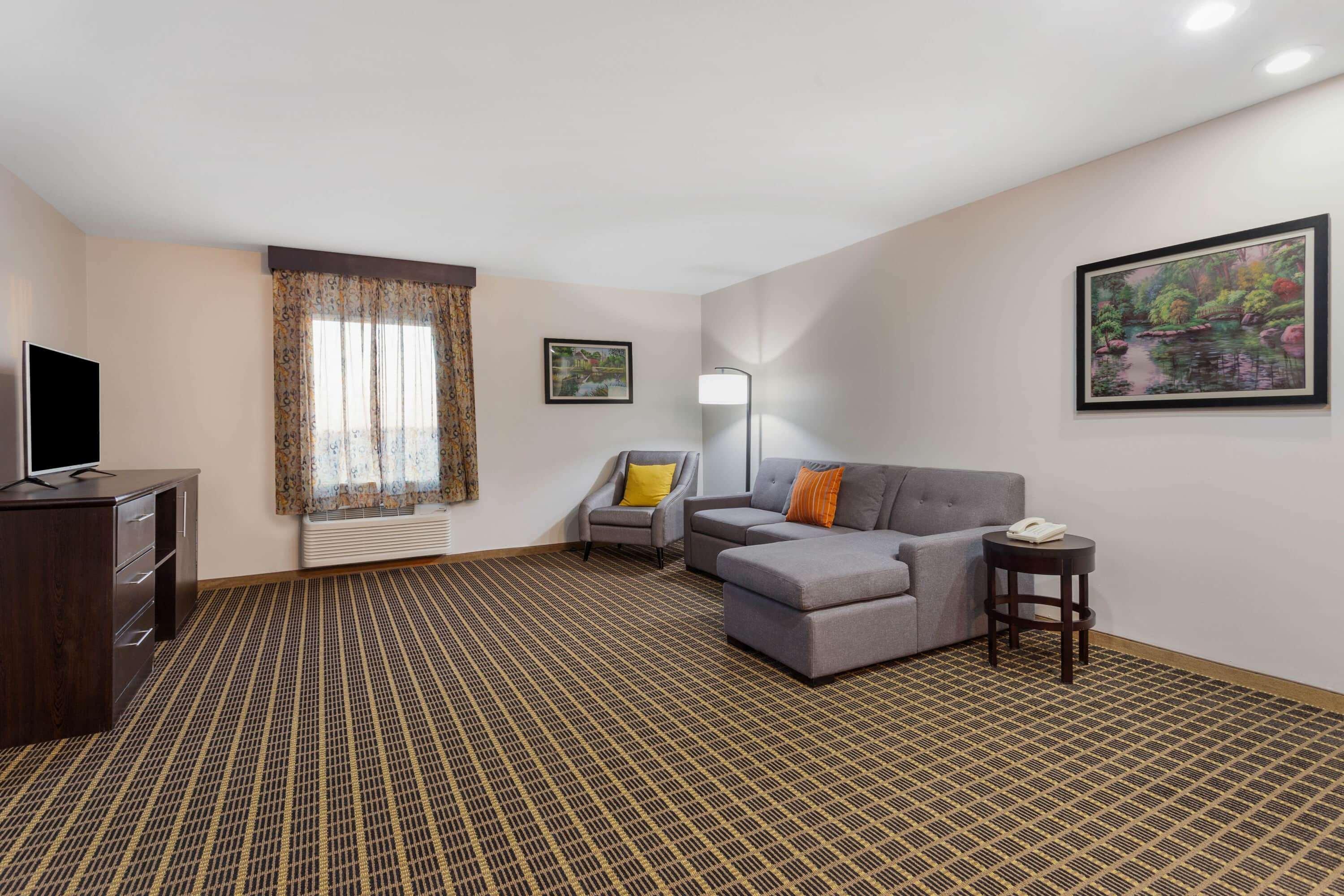 La Quinta By Wyndham Rockford Hotel Exterior photo